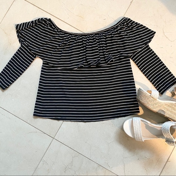 American Eagle Outfitters AEO Crop Off Shoulder Striped Top Black Size XS - Picture 1 of 4